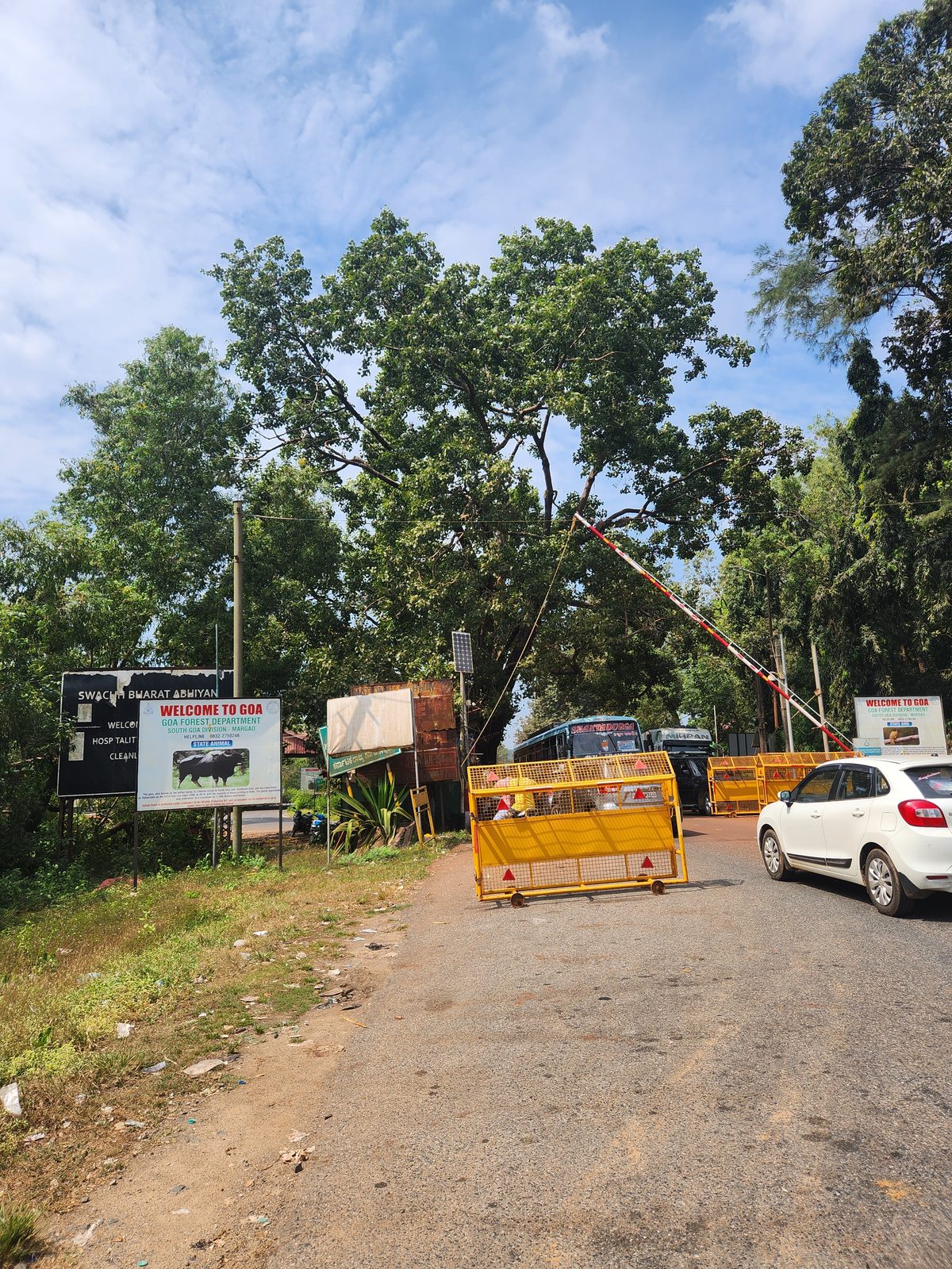 A roadside junction on the way towards the coast